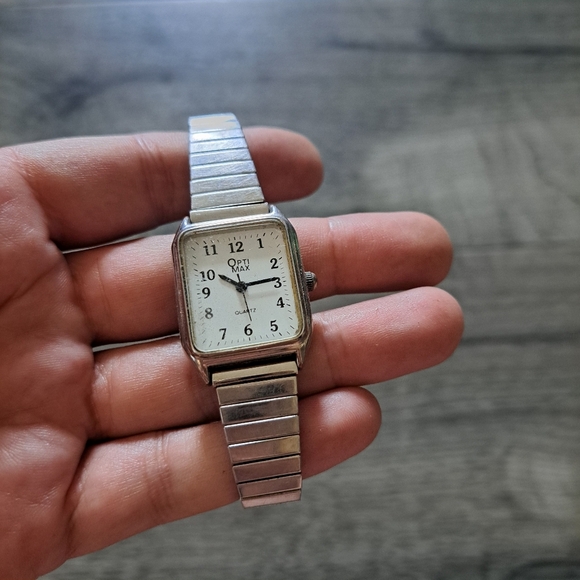 Vintage Opti Max Silver Watch with White Face *needs New Battery - Picture 4 of 5